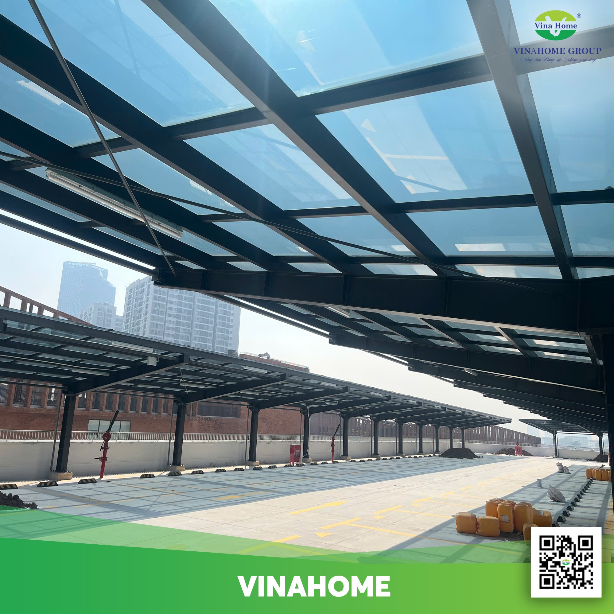 Mái Poly lấy sáng 10mm khổ 2.5m màu ghi xám ứng dụng cho nhà xe